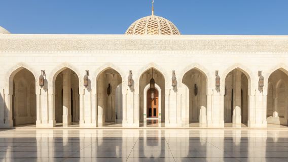 มัสกัต + มัสยิดสุลต่านอาห์เมต + โรงอุปรากรหลวง + พระราชวังสุลต่านอาห์เมต + พิพิธภัณฑ์ - ทัวร์ครึ่งวันกลุ่มเล็ก