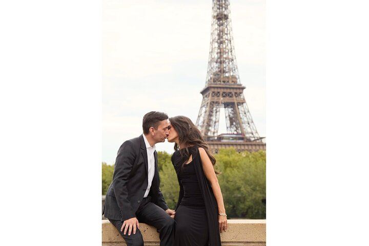 Eiffel Tower Private Photo Shoot