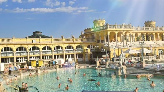 匈牙利布達佩斯聖安德烈+漁人堡+國會大廈+塞切尼溫泉浴一日遊