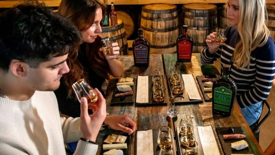 Great Jones Distilling Co: Visita guidata + Degustazioni con abbinamenti