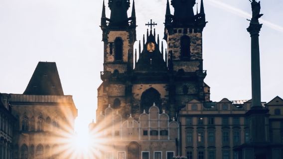 布拉格哥德式城堡區域包車漫步一日遊