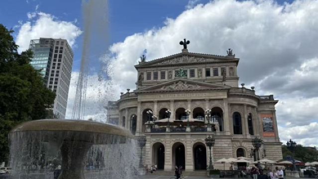 德國法蘭克福現代藝術博物館+尼古拉教堂+歌德廣場一日遊