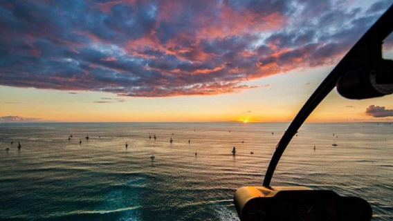 ทัวร์เฮลิคอปเตอร์ 50 นาที ชมพระอาทิตย์ตกที่เกาะโอวาฮู ฮาวาย