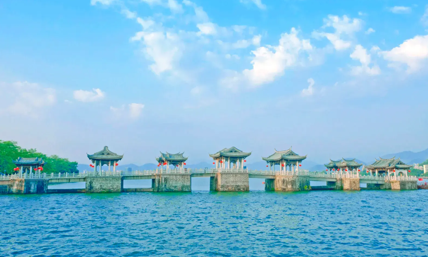 [Pearl River Delta, Hong Kong & Macau] Exclusive Licensed Guide Service + Private Chartered Tour with One-on-One Licensed Guide|Multi-city local guide package/Covering Beijing-Hong Kong-Macao region|Premium itineraries can be customized
