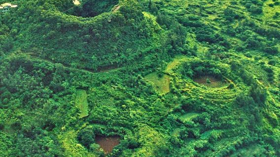 Volcanic geology exploration 1-day tour