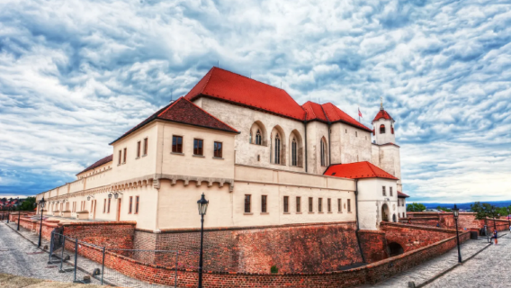 布拉格出發：斯皮爾博城堡＋聖伯多祿教堂＋捲心菜市場＋自由廣場