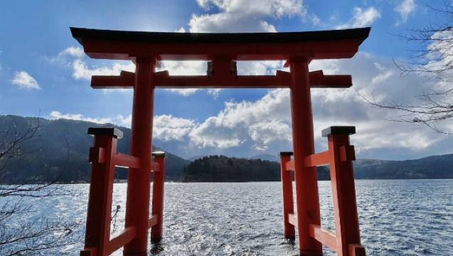 Lawatan sehari panorama Hakone dari Tokyo - Kuil Hakone - Lembah Owakudani - Muzium Seni Ukiran Hutan