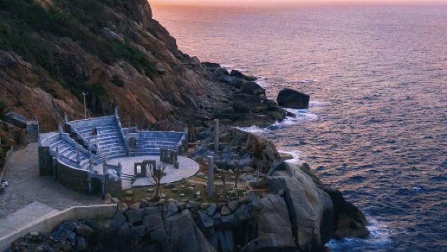 Boundary Island: Straddling Two Seas, Crossing the 18th Parallel North in a Day