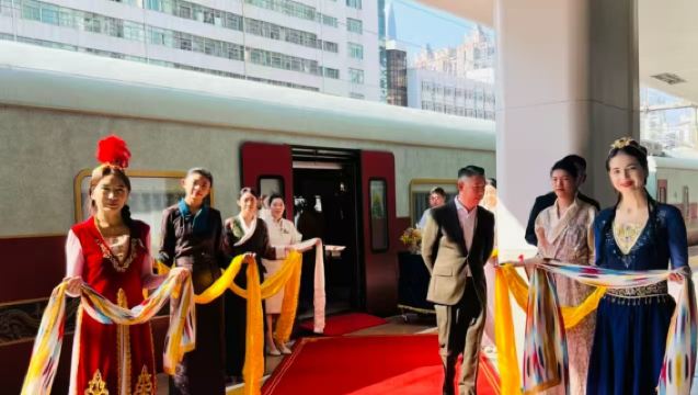 林都號專列｜新疆-烏魯木齊-敦煌-西寧遼闊南北疆之旅