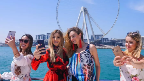 Dubai Luxury Shared Yacht Tour with Live BBQ Dinner / Breakfast Transport Passes 3