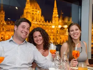 Drinks & Live Piano Show Budapest Danube 80 minutes Cruise