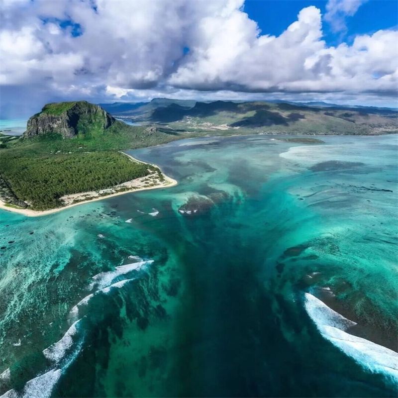 Вертолетная экскурсия на Маврикий: подводный водопад и Семицветные пески|Долина Хэйхэ|Остров Лагуна|Гора Ле Морн