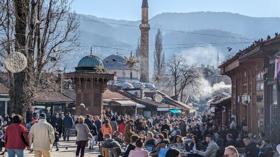 Passeio de um dia aprofundado a pé pela cidade de Sarajevo, Bósnia - Experiência gastronômica cultural + encanto humano