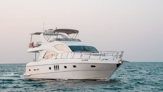 Luxury Yacht Experience in Dubai