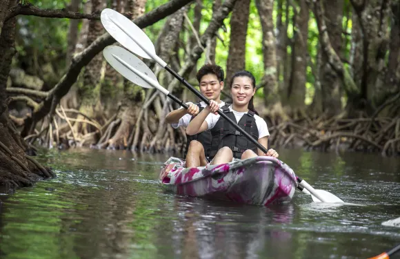 日本石垣島+青之洞窟體驗潛水浮潛6小時【【ADVENTURE PiPi 石垣島】紅樹林SUP/獨木舟&青之洞窟浮潛】