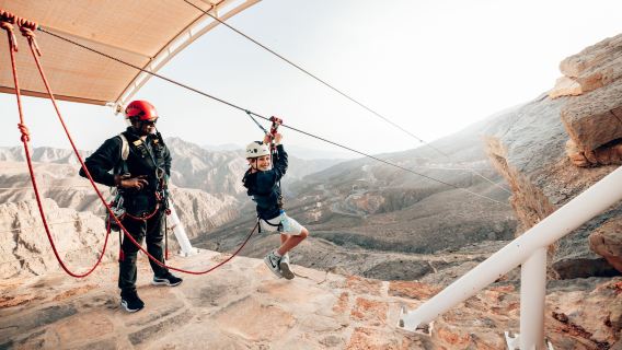 拉斯海馬·空中統治者「30分鐘自駕直升機+高空滑索」包車出行