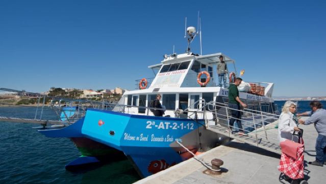 From Santa Pola: Catamaran Ferry Ticket to Tabarca Island