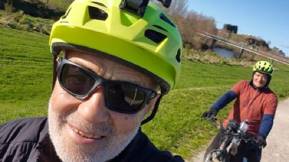 Waitomo : balade en vélo électrique des grottes aux Kiwis