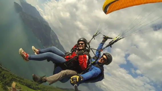 Stans: Experiencia de parapente en tándem