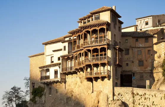 西班牙昆卡懸屋+昆卡古城中文包車一日遊