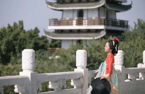 辰溪旅拍【燕子洞大酉山探秘跟拍航拍攝影攝像・多語言翻譯攝影師】