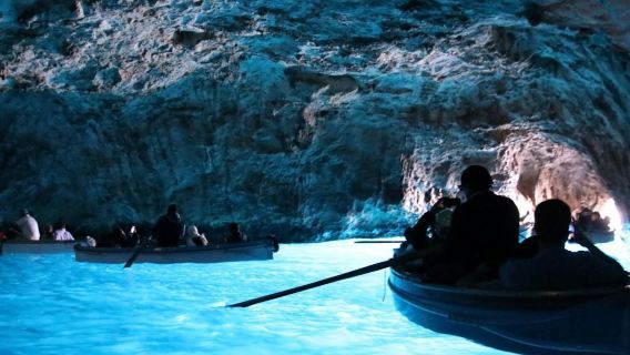 Capri: Guided Boat Tour + Drinks + Blue Grotto Visit