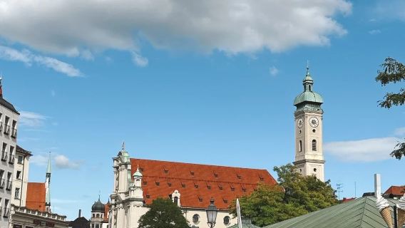 德國慕尼黑市區-慕尼黑王宮-聖母教堂-寧芬堡皇宮-包車-精選