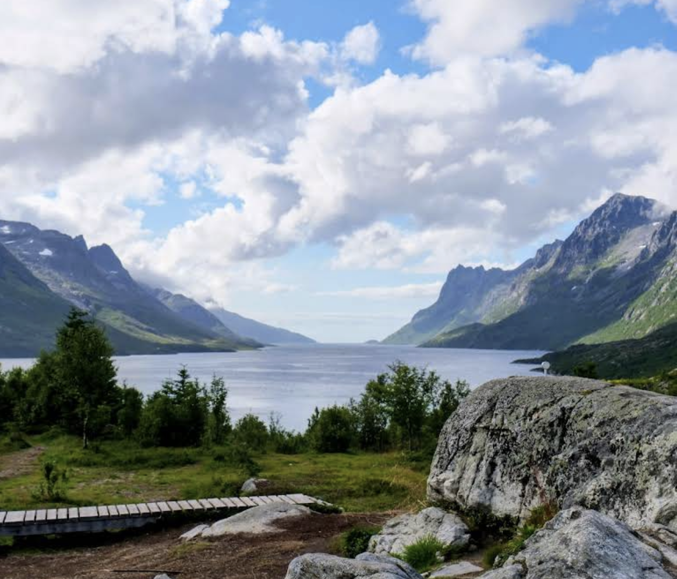 挪威特羅姆瑟-塞尼亞島-索瑪若伊島【包車-跟團詢客戶服務支援】