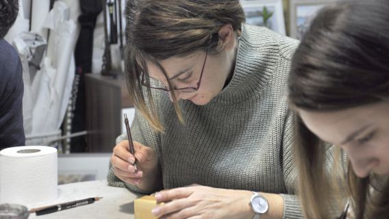 Athena: Lokakarya Ukir Segel Buatan Tangan