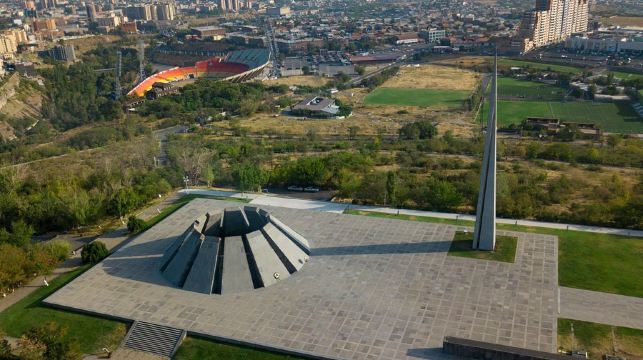 亞美尼亞種族滅絕紀念館+塞凡湖+埃裏溫階梯包車一日遊