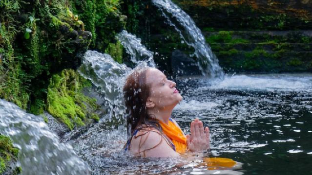 Ubud Water Purification Ritual and Coffee Plantation Visit