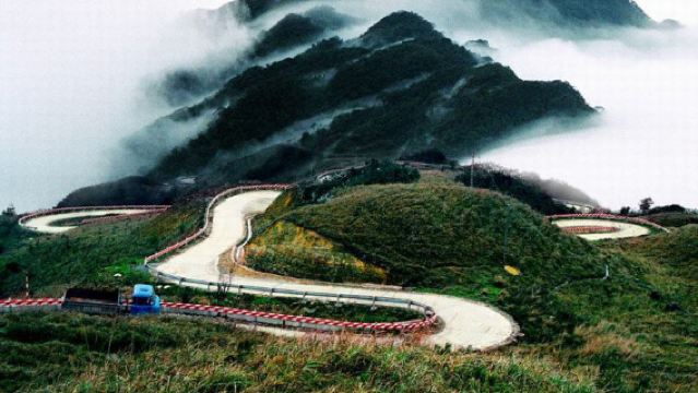 Хью в Хой-Ан через перевал Хайван – аренда частного автомобиля