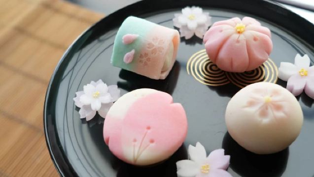 Tokio Nerikiri Wagashi-Herstellung mit Teezeremonie