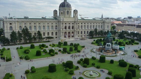 Vienna, Austria - Dewan Emas Negara - Istana Schönbrunn - Tradisi Muzik Klasik | Sewaan Peribadi