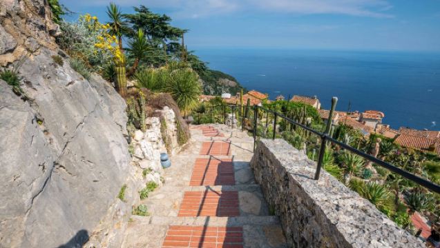 法國尼斯埃茲小鎮+摩納哥王宮廣場中文包車一日遊可定制