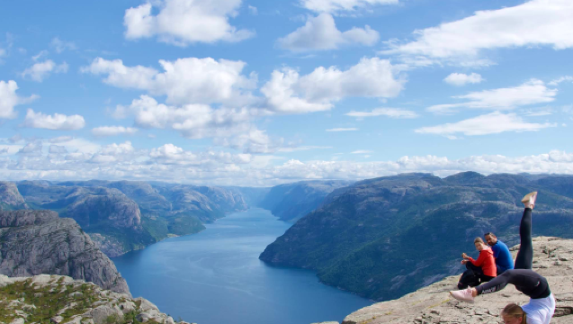 挪威斯塔萬格-佈道石-呂瑟峽灣-全境可訂製【中文包車自由行】