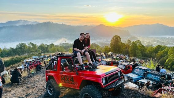 Lawatan Matahari Terbit Gunung Batur dengan Jeep / Trekking & Kafe Paperhills