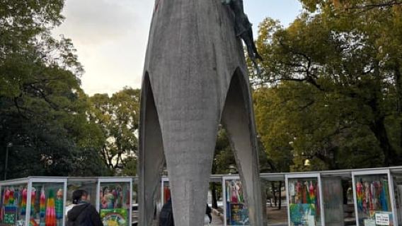Hiroshiman rauhanpuisto ja atomipommikupoli - opastettu kävelykierros