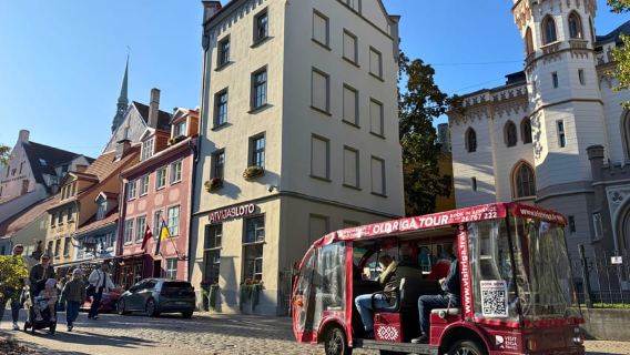 Passeio guiado de carrinho elétrico pela Velha Riga com motorista local e audioguia