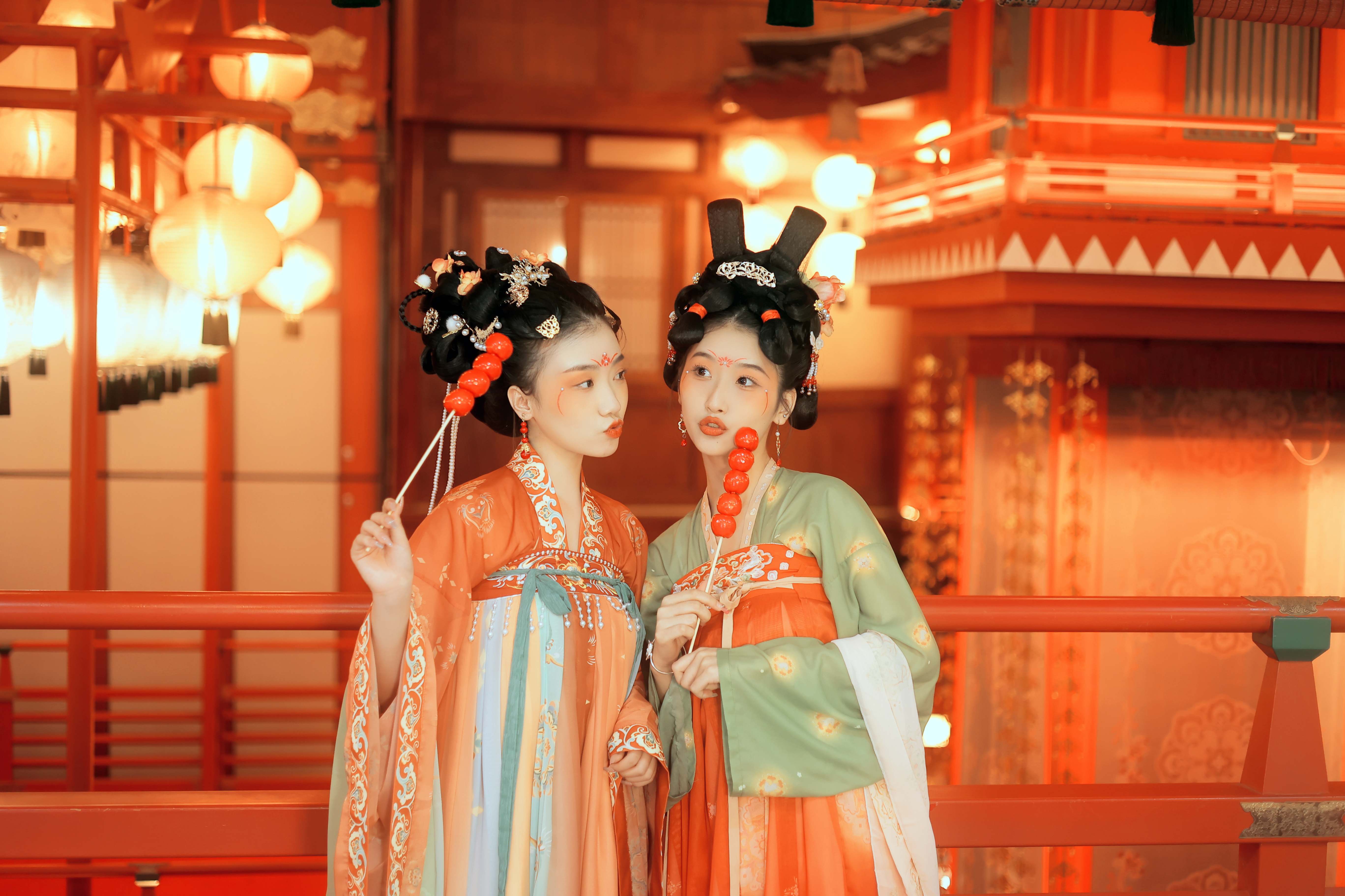 西安旅拍【大雁塔北廣場錦瑟漢服旅拍   精品款漢服租賃/精緻妝造/跟拍】