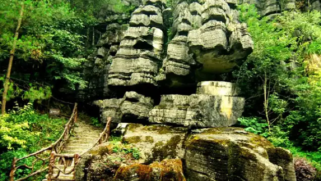 恩施梭布埡石林一日遊【接駁車專線上門接+含門票+含景交】