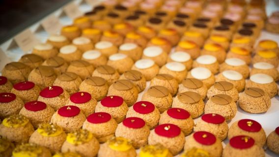Paris: Montmartre Sweet Food Tour
