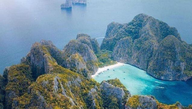 クラビ：ピピ島、マヤ湾、バンブー島 スピードボートツアー（ランチ付き）