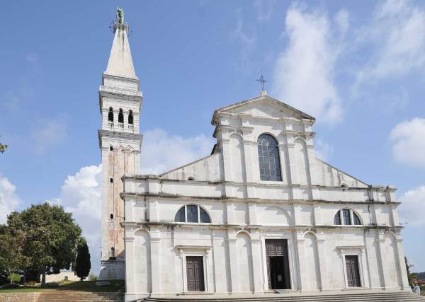 Gereja St. Euphemia Croatia + Balbi Arch + Pelabuhan Rovinj Sewaan Peribadi