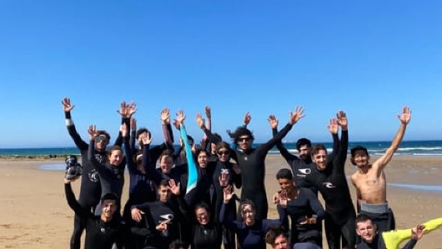Tamraght: Clases de surf con transporte, almuerzo y cena