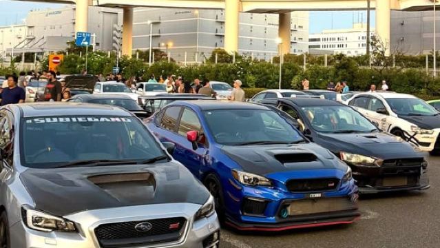 EVO, WRX, Skyline: Carrera nocturna JDM a la reunión de autos de Daikoku