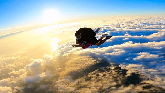 Wanning travel photo shoot[Skydiving at Shenzhou Peninsula in Wanning, Hainan – high-altitude ocean view skydiving + photography service]
