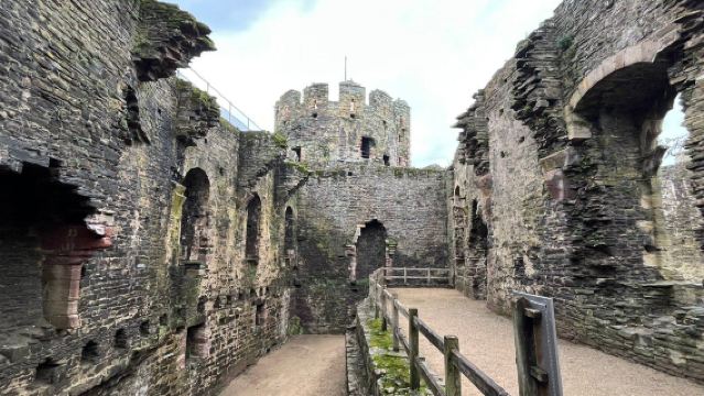 Manchester departure: 1-day tour to Conwy Castle
