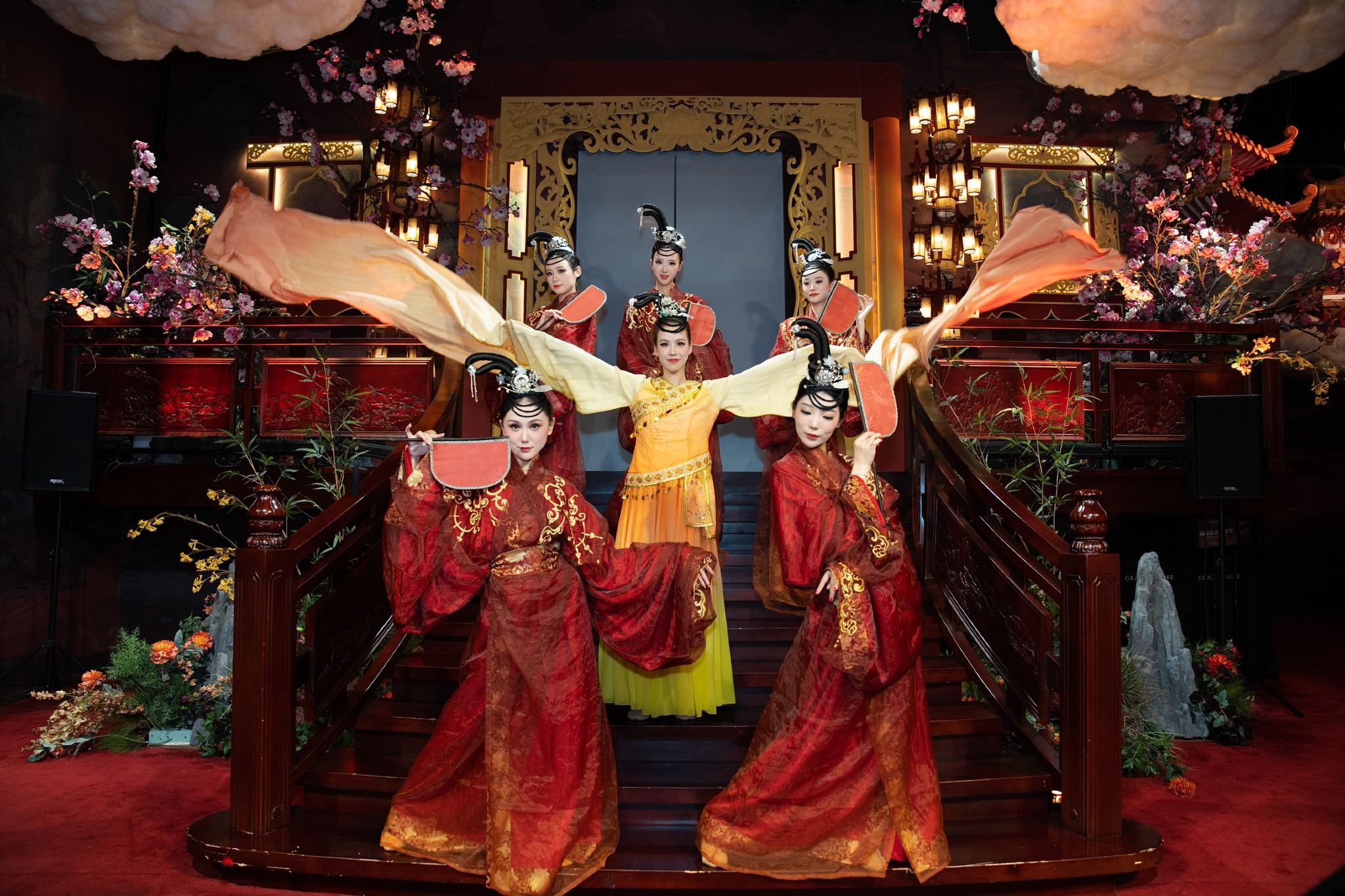 [Wuhan] Chu-Han-Palastbankett • Immersives höfisches Bankett (Rituale und Musik der alten Zivilisation + traditionelle Musik und Tänze + kulinarische Reise durch die Chu- und Han-Dynastie + antike Kleider zum Anprobieren)