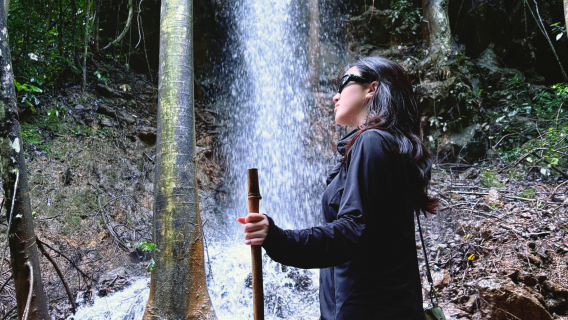 キノ族の山幽河谷熱帯雨林ハイキングワンデーツアー【レインブーツ付き 高級少人数制 滝登り体験】